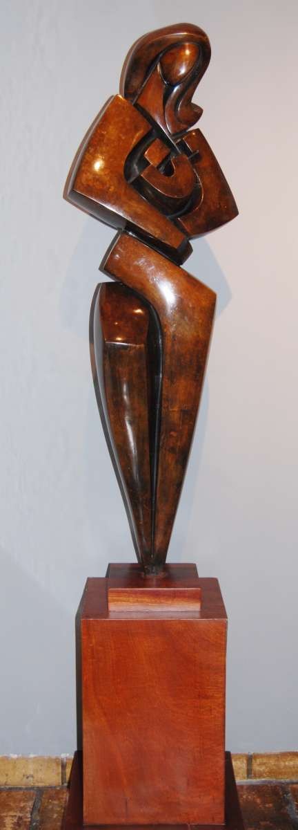 sculpture by Guatemalan artist Louis Carlos